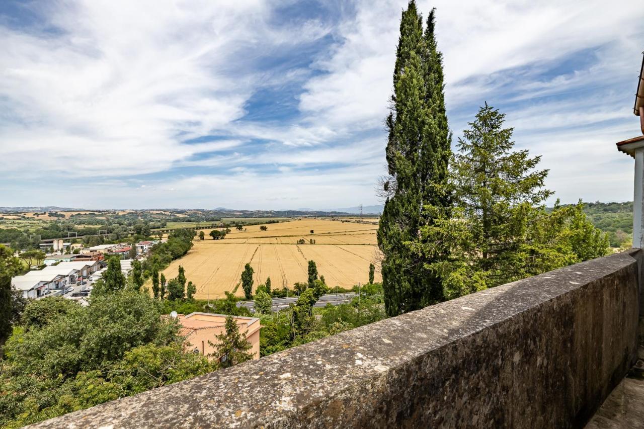 Гостевой дом Castello Del Duca Marcigliana Экстерьер фото