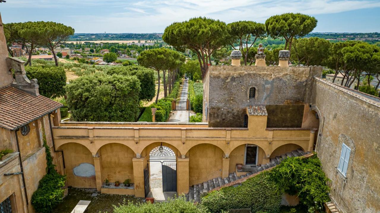 Гостевой дом Castello Del Duca Marcigliana Экстерьер фото