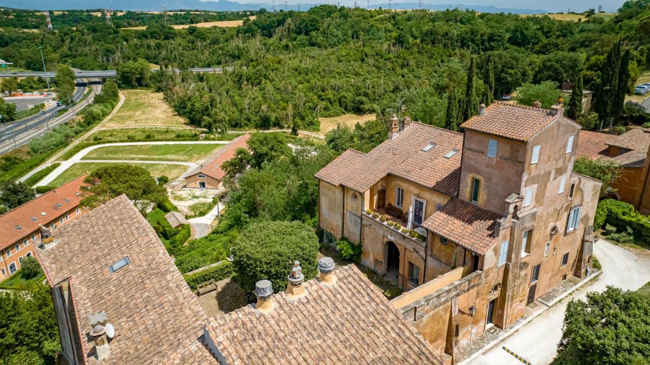Гостевой дом Castello Del Duca Marcigliana Экстерьер фото