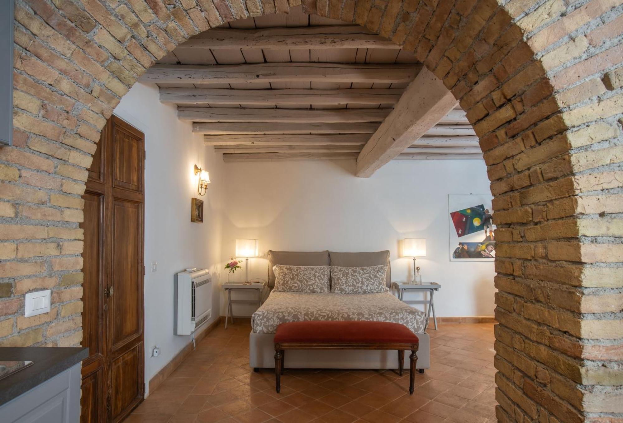 Гостевой дом Castello Del Duca Marcigliana Экстерьер фото