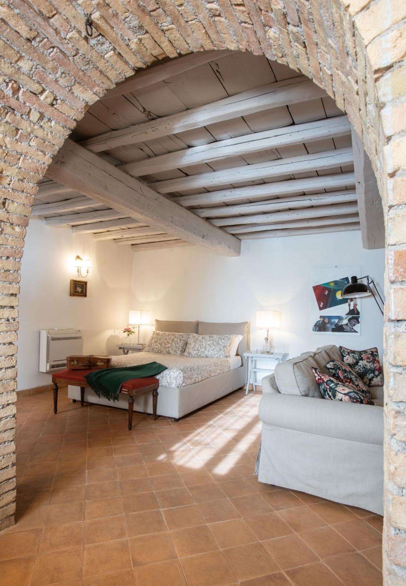 Гостевой дом Castello Del Duca Marcigliana Экстерьер фото